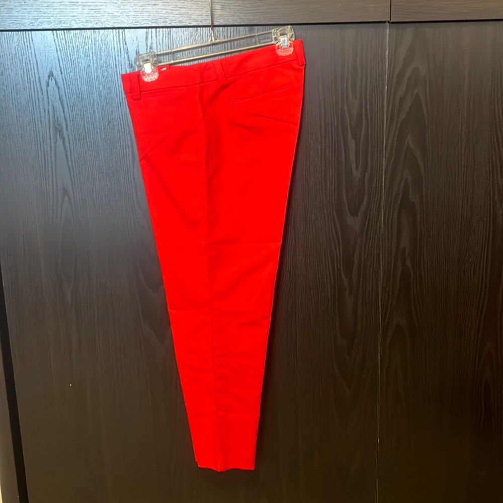 Women’s Tommy Hilfiger Coral Capris, Size 8, brand new never worn